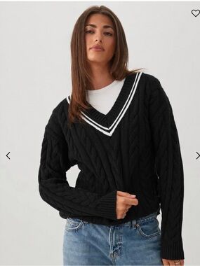 ARDENE COLLEGIATE CREW NECK